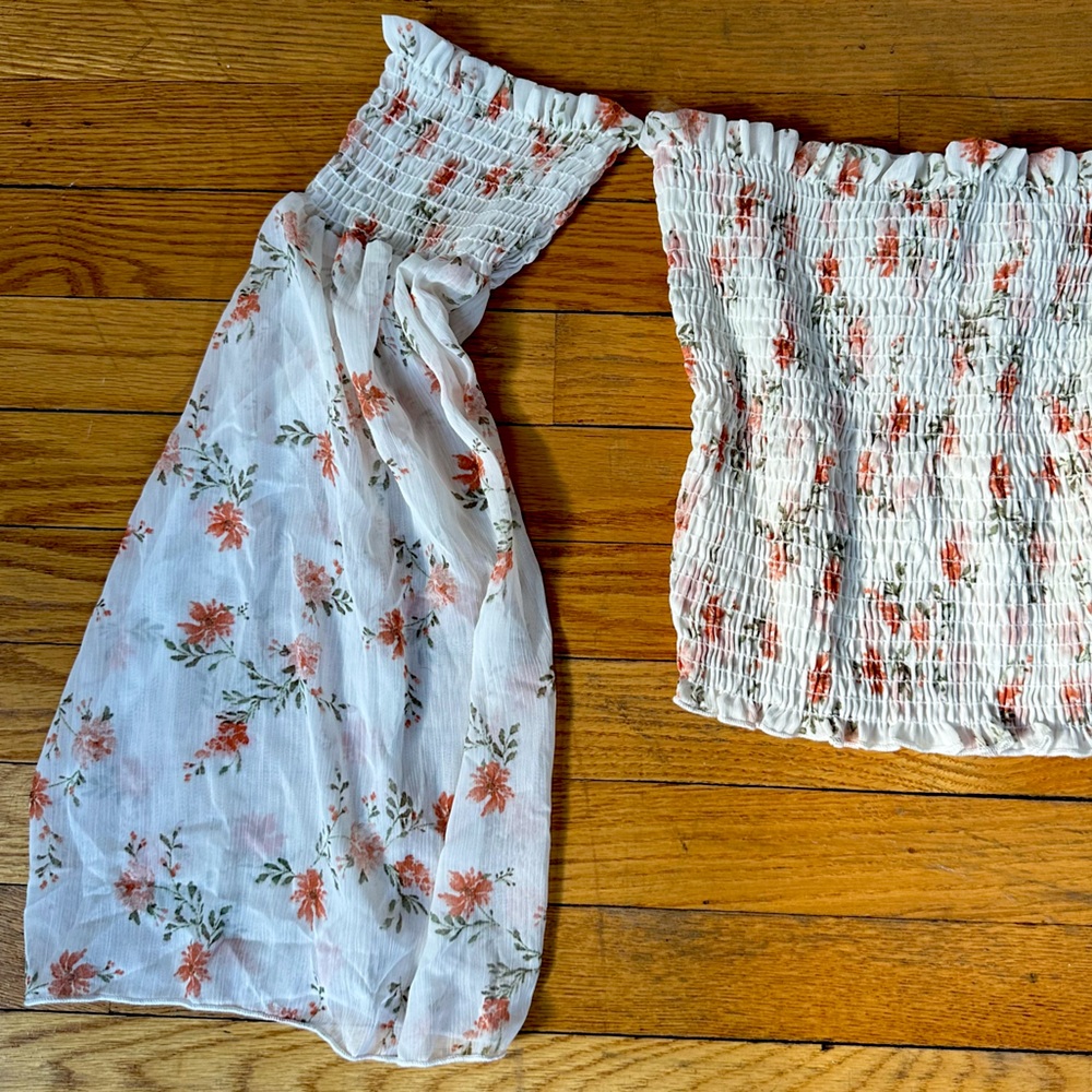 NWT Windsor S women’s stretchy off the shoulder top beige floral long sleeve